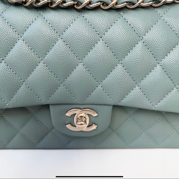 Authentic  CF  Classic Double Flap M - Picture 6 of 8